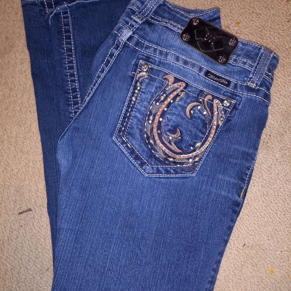 Woman's Miss Me Straight leg jeans